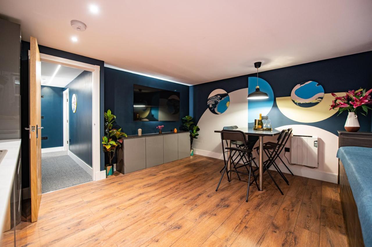 The Nest - Luxury 16 Person Apt W Jacuzzi & Parking Μπλάκπουλ Εξωτερικό φωτογραφία